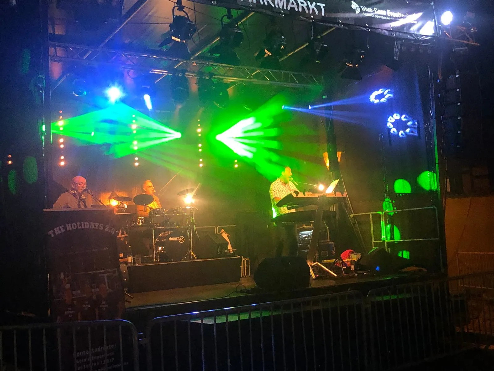 The Holidays auf der Dirmsteiner Kerwe bei Nacht